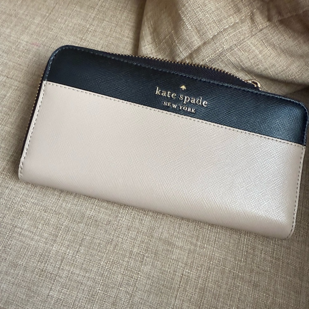 Kate Spade Black and Tan Wallet